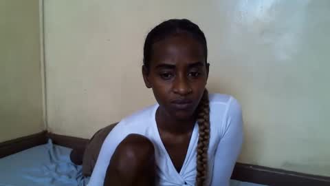 Snapshot of littlesandie chatting on 02/14/25, 09:03 littlesandie online show from 02/14/25, 09:03