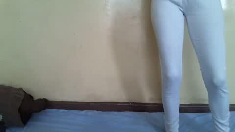 Snapshot of littlesandie chatting on 02/15/25, 06:12 littlesandie online show from 02/15/25, 06:12