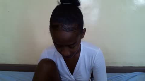 Snapshot of littlesandie chatting on 02/18/25, 05:53 littlesandie online show from 02/18/25, 05:53