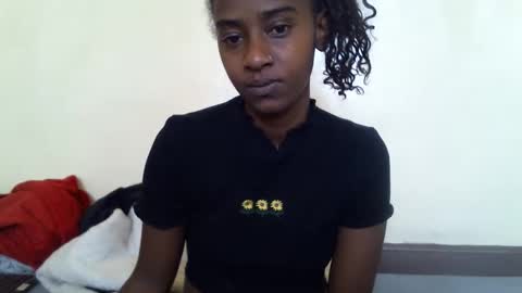 Snapshot of littlesandie chatting on 09/29/25, 05:45 littlesandie online show from 09/29/25, 05:45