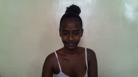 Snapshot of littlesandie chatting on 11/11/25, 06:24 littlesandie online show from 11/11/25, 06:24