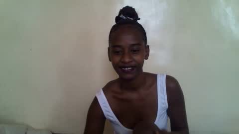 Snapshot of littlesandie chatting on 11/12/25, 06:03 littlesandie online show from 11/12/25, 06:03