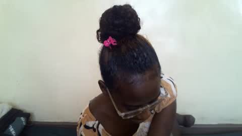 Snapshot of littlesandie chatting on 11/14/25, 06:34 littlesandie online show from 11/14/25, 06:34