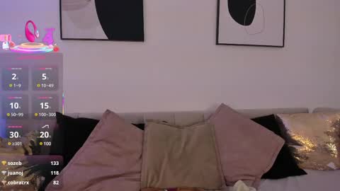 Snapshot of littlesoffi_gh chatting on 03/08/25, 02:40    online show from 03/08/25, 02:40