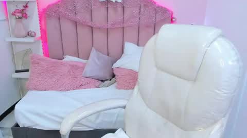  sofii  online show from 04/17/26, 09:51