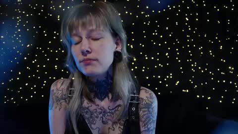 Niki  free tg channel with some photos gifs and info about streams  online show from 03/02/26, 04:03