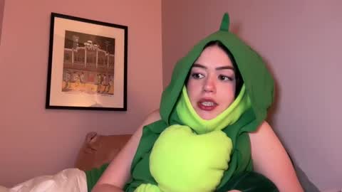 Snapshot of littlesugarpea chatting on 01/09/25, 02:43 Little Sugar Pea  online show from 01/09/25, 02:43