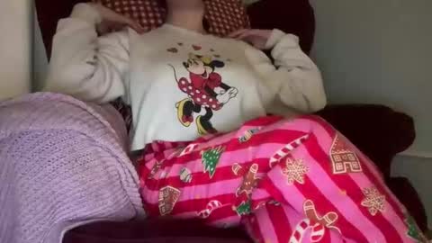 Snapshot of littlesugarpea chatting on 11/21/25, 10:19 Little Sugar Pea online show from 11/21/25, 10:19