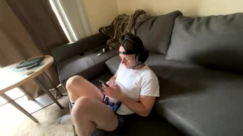 Snapshot of littlethiqself chatting on 10/28/25, 04:42 Anon interracial gay fuck online show from 10/28/25, 04:42