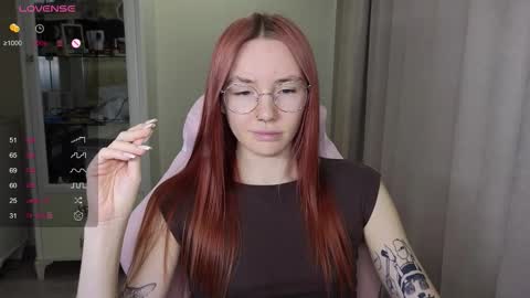 Snapshot of littlevildevil chatting on 10/31/25, 10:49 Eliana online show from 10/31/25, 10:49