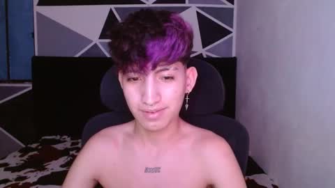 Snapshot of littlextrem chatting on 12/19/24, 04:23 Eros online show from 12/19/24, 04:23