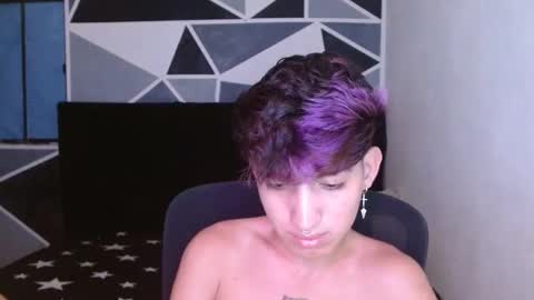 Snapshot of littlextrem chatting on 01/02/25, 06:40 Eros online show from 01/02/25, 06:40