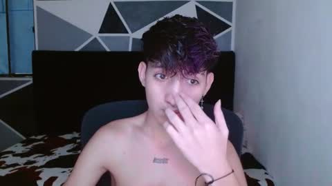 Snapshot of littlextrem chatting on 01/07/25, 01:46 Eros online show from 01/07/25, 01:46