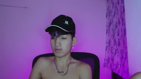 Snapshot of littlextrem chatting on 01/21/25, 04:21 Eros online show from 01/21/25, 04:21