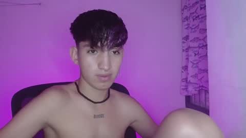 Snapshot of littlextrem chatting on 02/08/25, 02:36 Eros online show from 02/08/25, 02:36