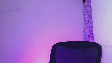 Snapshot of littlextrem chatting on 02/27/25, 04:52 Eros online show from 02/27/25, 04:52