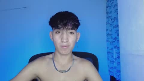 Snapshot of littlextrem chatting on 03/04/25, 01:01 Eros online show from 03/04/25, 01:01