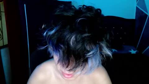 Snapshot of littlextrem chatting on 10/11/25, 04:22 Eros online show from 10/11/25, 04:22