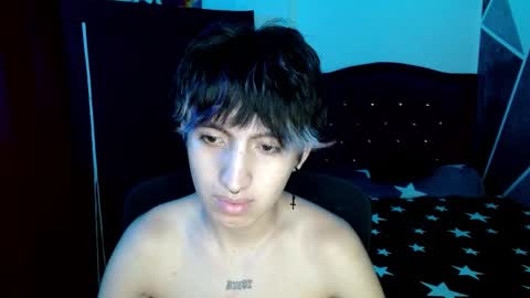 Snapshot of littlextrem chatting on 10/20/25, 04:02 Eros online show from 10/20/25, 04:02