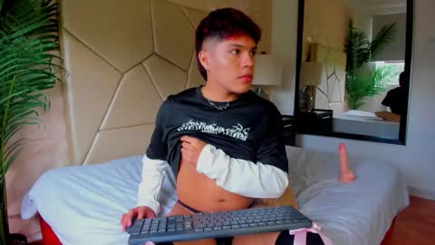  ZANE  online show from 12/04/25, 03:43