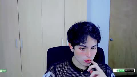 Snapshot of littlezhalem chatting on 11/22/25, 04:33 littlezhalem online show from 11/22/25, 04:33