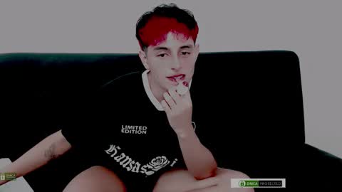 Snapshot of littlezhalem chatting on 12/14/25, 05:35 littlezhalem online show from 12/14/25, 05:35