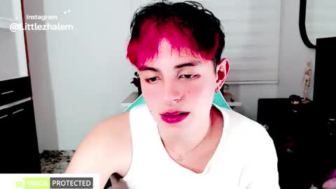 Snapshot of littlezhalem chatting on 12/22/25, 05:04 littlezhalem online show from 12/22/25, 05:04