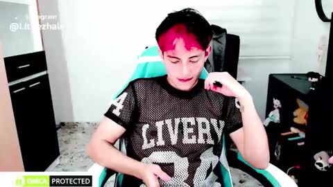 littlezhalem online show from 12/23/25, 05:49