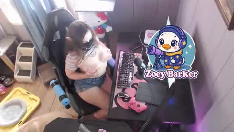 littlezoey2007 online show from 09/19/25, 06:59