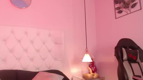 Snapshot of liv20_ chatting on 02/24/26, 07:45 Nicky online show from 02/24/26, 07:45