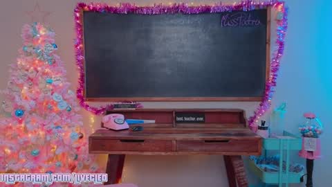 Snapshot of livecleo chatting on 11/28/25, 09:17 Cleo Patra - online show from 11/28/25, 09:17