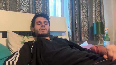 Snapshot of livefantesy4 chatting on 02/03/26, 02:00 livefantesy4 online show from 02/03/26, 02:00