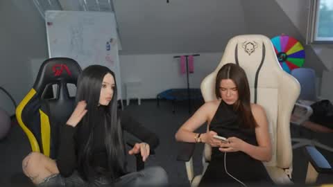 Snapshot of livehub054 chatting on 05/31/26, 06:09 Sheryl online show from 05/31/26, 06:09