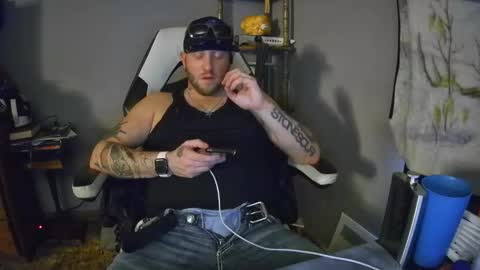 Snapshot of livingpuddle chatting on 11/20/25, 07:35 livingpuddle online show from 11/20/25, 07:35