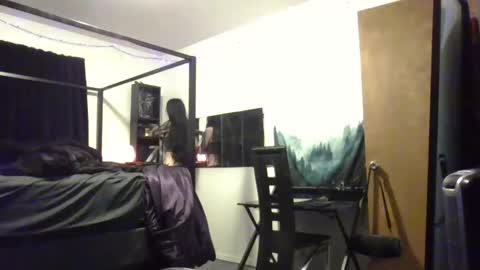 Snapshot of livmirage chatting on 01/10/25, 04:41 Liv Mirage online show from 01/10/25, 04:41