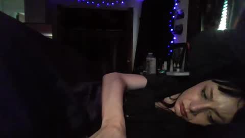 Snapshot of livmirage chatting on 01/19/25, 04:36 Liv Mirage online show from 01/19/25, 04:36