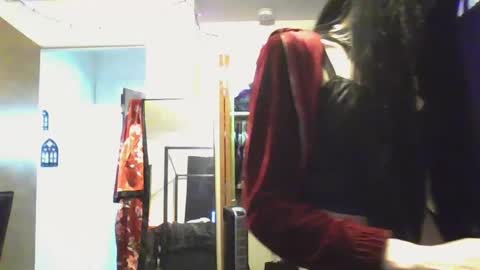 Snapshot of livmirage chatting on 02/05/25, 10:55 Liv Mirage online show from 02/05/25, 10:55