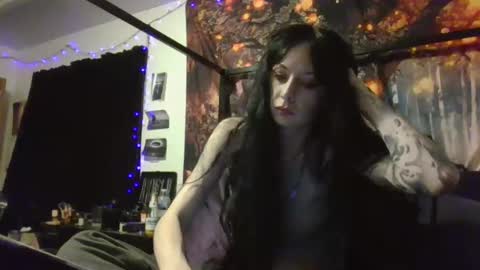 Snapshot of livmirage chatting on 02/26/25, 04:25 Liv Mirage online show from 02/26/25, 04:25