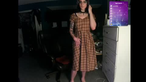 Snapshot of livolioyo chatting on 12/28/24, 02:10 Livolio online show from 12/28/24, 02:10