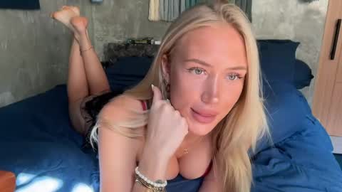 olivia online show from 04/14/26, 01:22