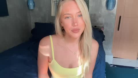 olivia online show from 04/15/26, 01:12
