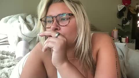 Snapshot of livvymack chatting on 09/09/25, 06:51 Livvy online show from 09/09/25, 06:51