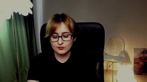 Snapshot of lixeluna chatting on 05/13/26, 06:44 LixeLuna online show from 05/13/26, 06:44