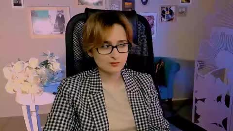 Snapshot of lixeluna chatting on 05/22/26, 06:31 LixeLuna online show from 05/22/26, 06:31