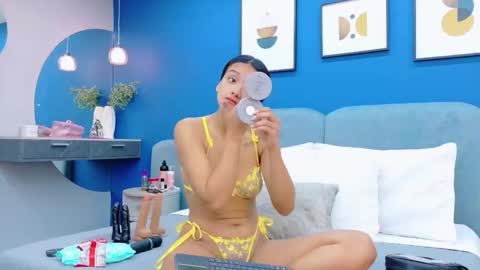 Snapshot of lixiepeyton chatting on 12/02/25, 12:32 lixiepeyton online show from 12/02/25, 12:32