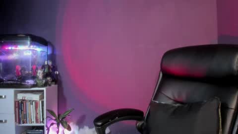 Snapshot of lixrose chatting on 12/20/25, 05:14 LixRose online show from 12/20/25, 05:14