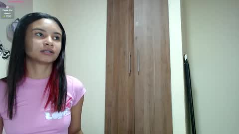 Snapshot of liz7skinny chatting on 06/04/26, 10:27 Liz7skinny online show from 06/04/26, 10:27