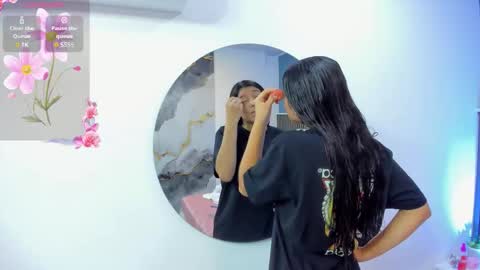 Snapshot of liz__cute chatting on 11/21/25, 11:42 Lizeth online show from 11/21/25, 11:42