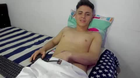 Snapshot of liz_and_chris1 chatting on 12/06/24, 04:47 Chris online show from 12/06/24, 04:47