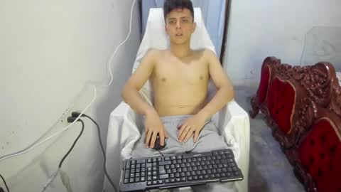 Snapshot of liz_and_chris1 chatting on 01/02/25, 11:38 Chris online show from 01/02/25, 11:38